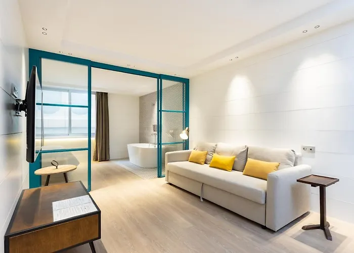Апартаменты Home2book Elegant Cruz Center *