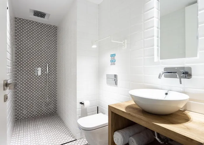 Home2book Elegant Cruz Center Апартаменты *